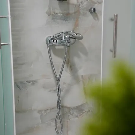 S&v 1 Wellness & Juba Apartamento